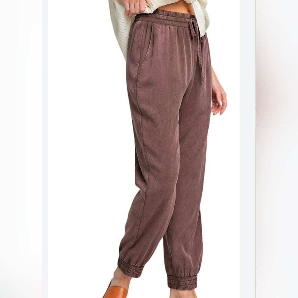 Reaction Comfy Mauve Cuffed Jogger Pants, Beyond Yoga